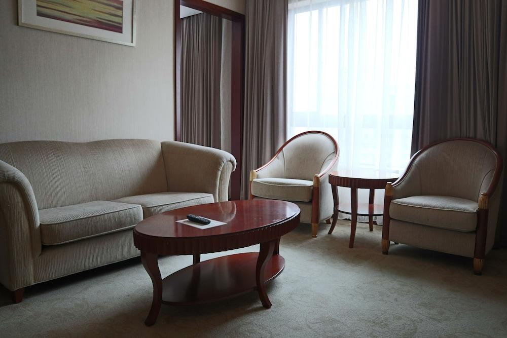 Shanghai Everbright International Hotel Exterior photo
