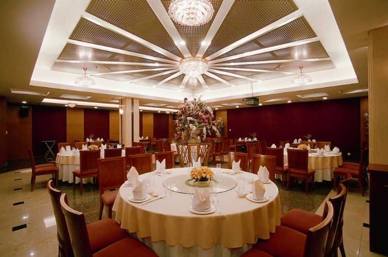 Shanghai Everbright International Hotel Restaurant photo